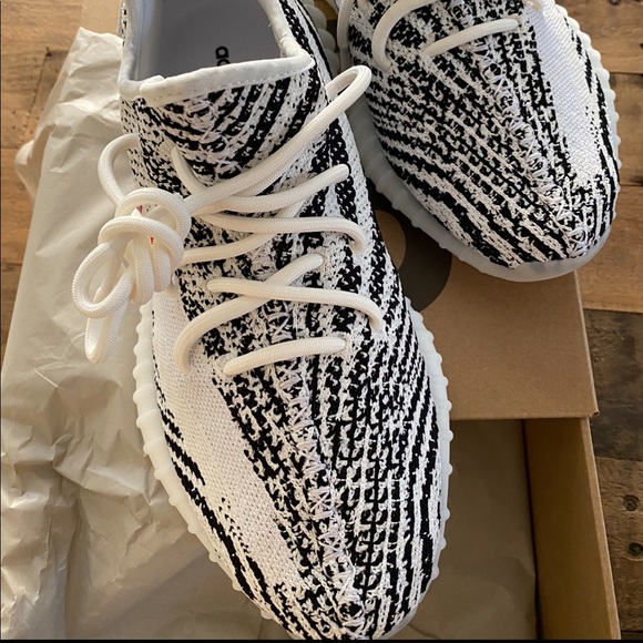 Adidas YEEZY BOOST 350 sz 9M - Picture 3 of 8
